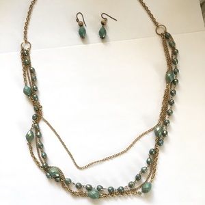 Gold tone green jewelry set